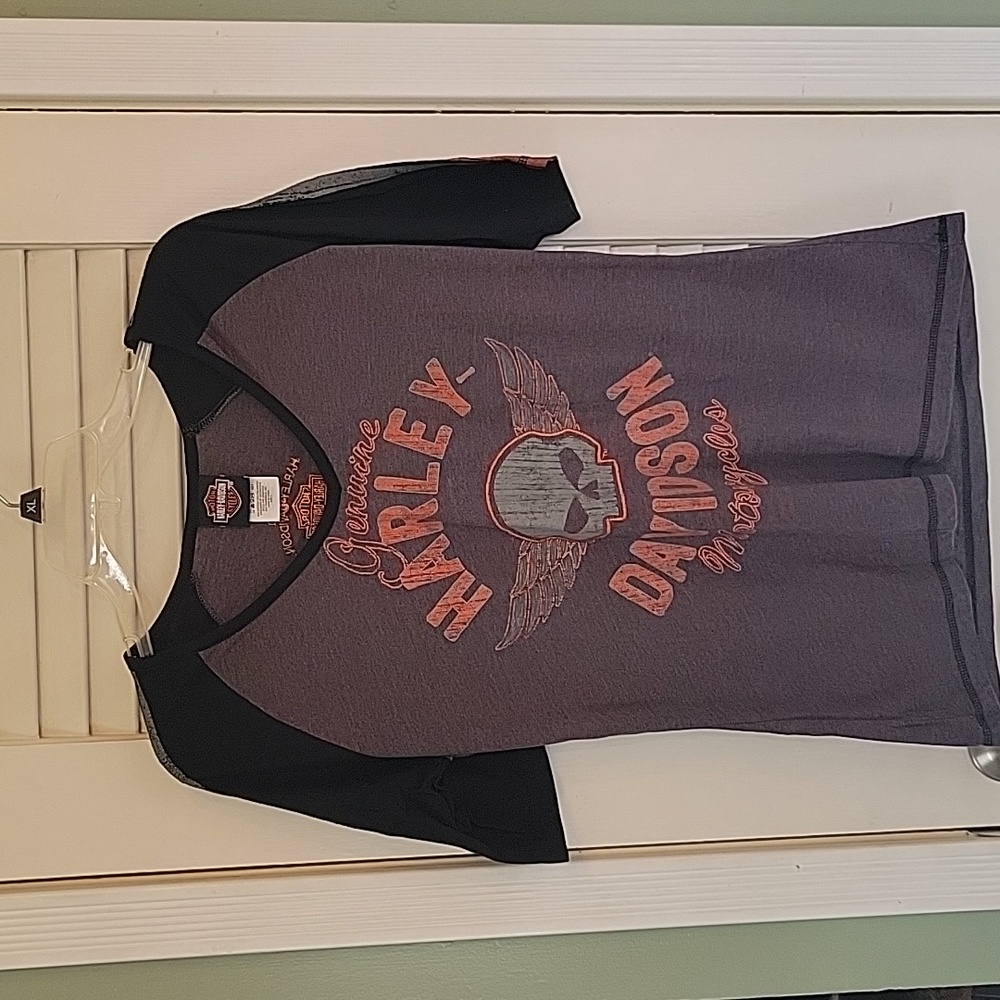 Ladies Harley Davidson t-shirt.